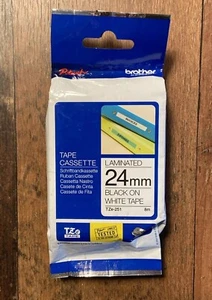 Original Brother P-touch Schriftband 24 mm TZe-241 Schwarz Auf Weiß - NEU - Bild 1 von 2