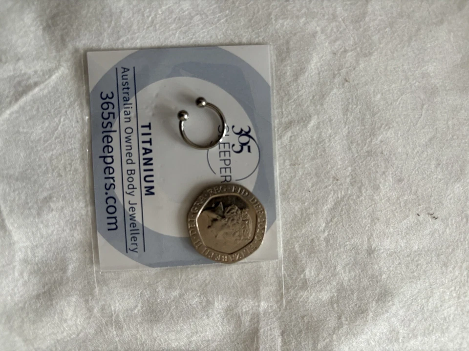 Joyería de perforación corporal de titanio - Anillo de barra del Reino Unido Labret Stud hermoso - 1 pieza Foto 1 de 1