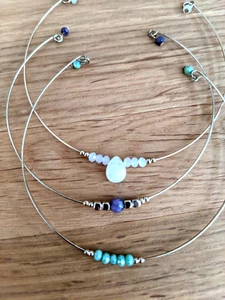 Armbänder 3er Set gold mit bunten Perlen von Accessorize - Bild 1 von 3