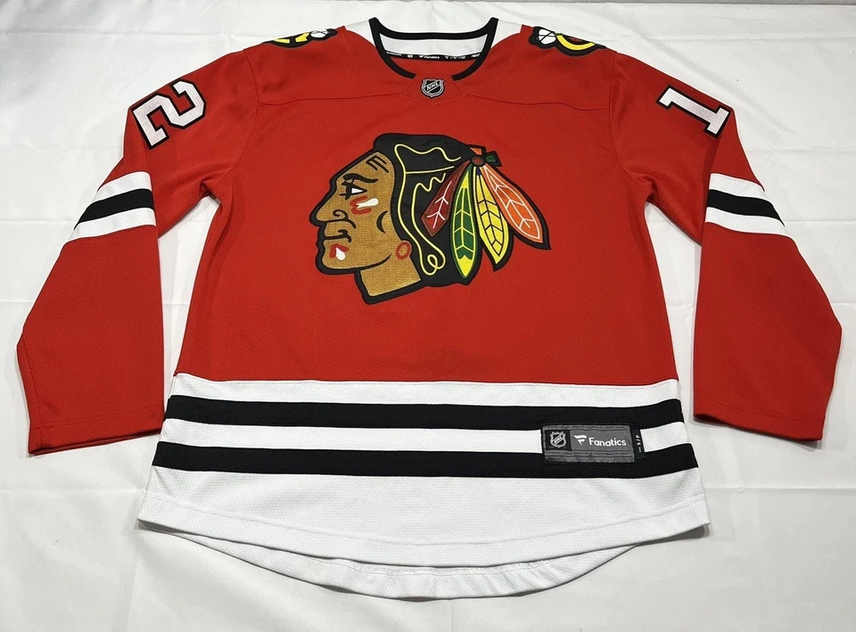 Fanatics Alex DeBrincat Adult Small Red Chicago Blackhawks Breakaway Jersey - Image 1 of 4