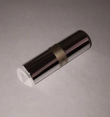 Lápiz labial hiper mate Prada monocromo rojo R28 0,04 oz Foto 1 de 4