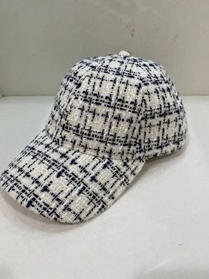 Gorra H&M Blanca y Negra a Cuadros Brillo Ajustable M/L Foto 1 de 4