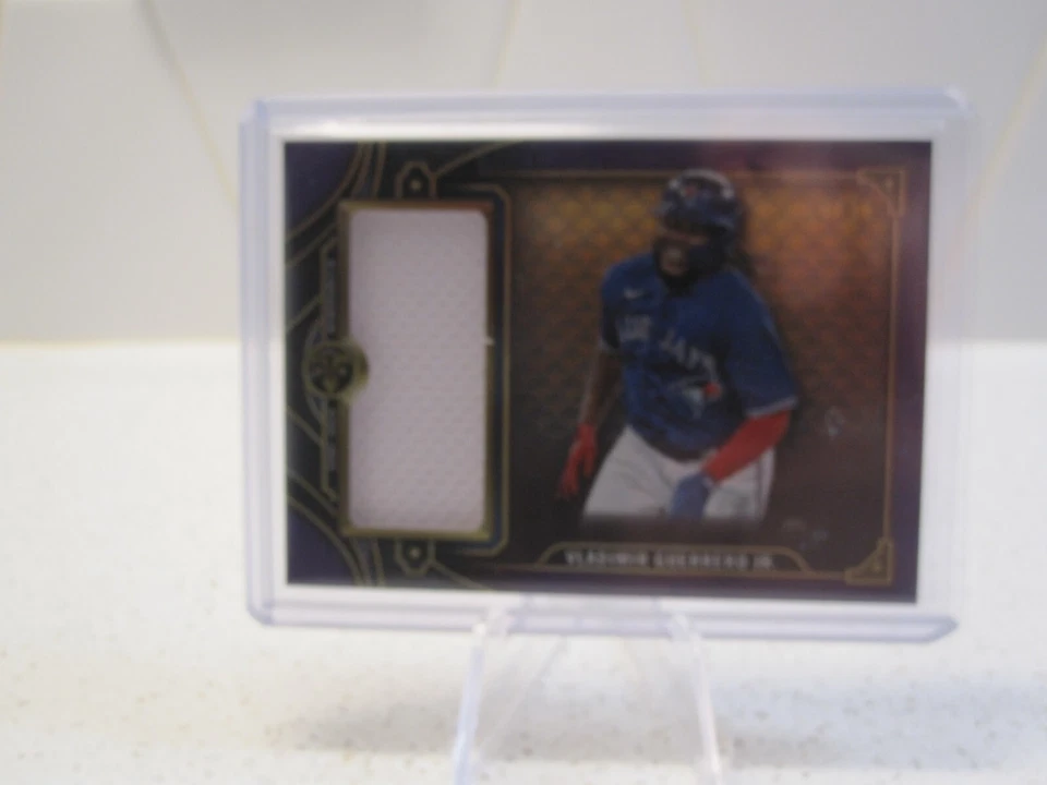 2022 Topps Triple Threads Vladimir Guerrero Jr #SJR3-VGJ1 Amethyst 08/36 - Image 1 of 3
