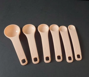 Tupperware Measuring Spoons Set in Pink Color New - Picture 1 of 2