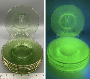 7 Vtg 6” Depression Green Uranium Glass Spiral Bread/Desert Plates Gold Trim Set - Picture 1 of 6