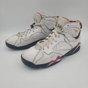 Größe 5Y - 2022 Air Jordan 7 Retro White/Cardinal GS DQ6040-106 Missing Lock - Bild 1 von 10