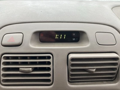 1998 - 2002 年丰田卡罗拉单 DIN 收音机仪表板装饰边框带通风口时钟米色 — 第 1/4 张图片