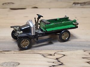 LESNEY No 2 "Models of Yesteryear" 1911 Renault  Made in  England R693