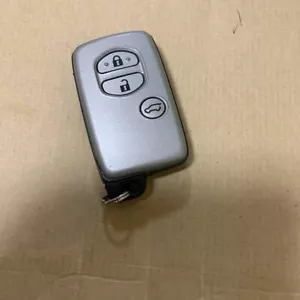Toyota Land Cruiser Prado 150 series 3 Buttons Smart Key Keyless 271451-5300 OEM - Picture 1 of 4