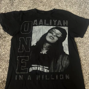 Vintage Aaliyah One in a Million Shirt Unisex Concert S to 5XL EL083 - Picture 1 of 4