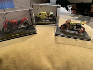 3 Honda Motorcycle Toys 1/24 Scale - Picture 1 of 4