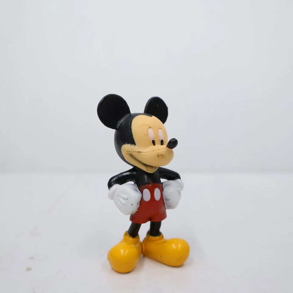 Figura de PVC de colección Disney Mickey Mouse adorno de pastel manos en las caderas Foto 1 de 4