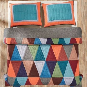 NIP VHC Brands Darby Triangle Pattern Queen Quilt & Shams Set 3pc - Picture 1 of 4