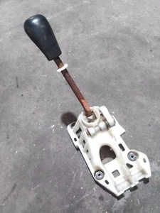 TOYOTA COROLLA GEAR STICK/SHIFTER ZZE122 12/01-06/07 01 02 03 04 05 06 07 - Picture 1 of 5