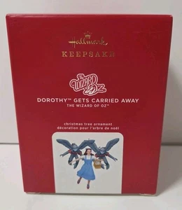 2020 Hallmark Ornament Dorothy Gets Carried Away Wizard Of Oz Flying Monkeys  - Bild 1 von 5