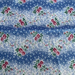 Rayas lanzadas con ramitas rosa floral azul blanco Andover 1 yarda - Imagen 1 de 3