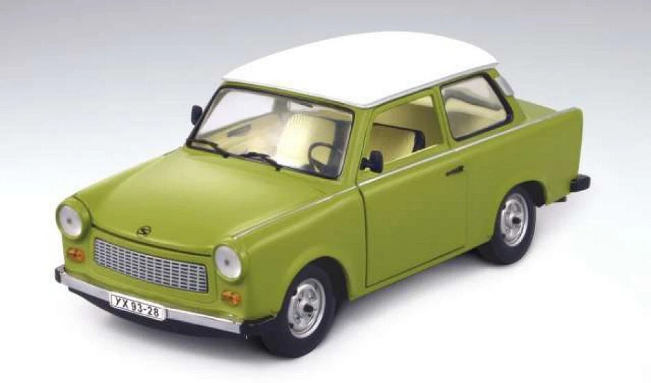 SUNSTAR SS4289 TRABANT 601 GREEN W/WHITE ROOF 1 18
