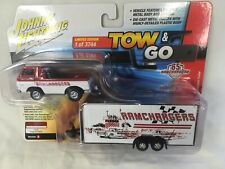 JOHNNY LIGHTNING TOW & GO RAM CHARGERS 1965 A-100 Pickup WITH TRAILER 1/3744