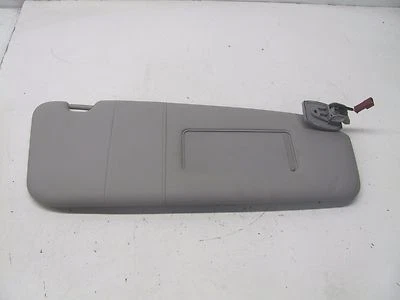 BMW 530i E60 2004-2010 pasajero delantero derecho parasol gris OEM KM605175 Foto 1 de 4