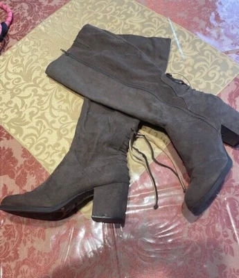 BOTAS BAMBÚ MARRÓN TOPO IMITACIÓN GAMUZA MUJER HASTA LA RODILLA 2 1/2" TACÓN -8 1/2 M Foto 1 de 4