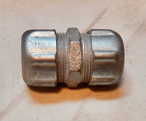 Tipo de compresión conector de acoplamiento de conducto de 3/4" para conducto EMT Nuevo de lote antiguo 276G - Imagen 1 de 5