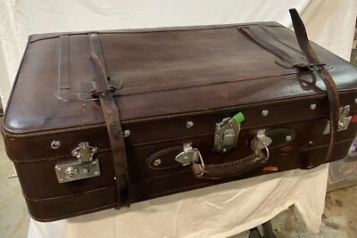 Vintage Liongmaopai Dark Leather Auto Car Trunk Case Made in Shanghai, China - Image 1 of 4