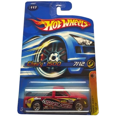 Chevy 1500 2006 Track Aces Hot Wheels juguete # J3487 Foto 1 de 2