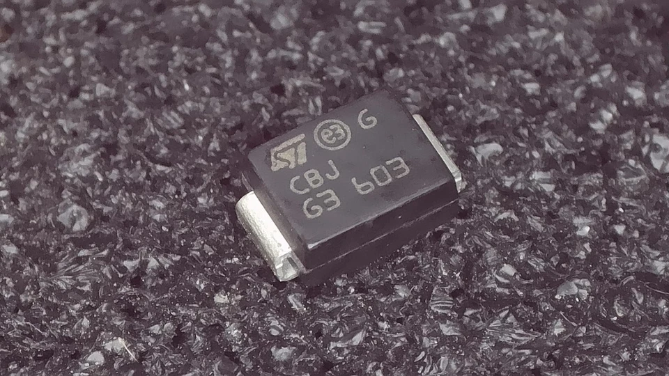 Quantity 20 - ST Micro SMBJ40CA-TR 40V 600W Bidirectional TVS Diode CBJ SMB New - Image 1 of 2