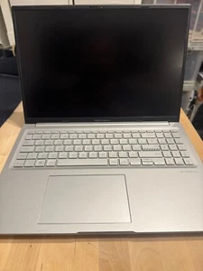 ASUS Vivobook i7 12 gen 2.3GHZ 40 RAM RTX3050 NVIDIA 4 GB 512 SSD - Picture 1 of 8