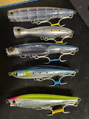 Verschiedene blaue Fischköder: Poppers, Tauchstifte usw. - Bild 1 von 4