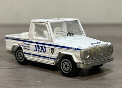 Carro de polícia RealToy NYPD Mercedes-Benz MB G-Wagon NYC New York City danificado - Imagem 1 de 4