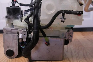 ✅ TESLA MODEL 3  SUPERMANIFOLD COOLANT PUMP RESERVOIR 1502022-00-E 1506859-97-D - Picture 1 of 8