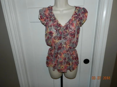 FULL TILT Shear Blouse Deep V-Neck Elastic Waist Floral S pink gray - Image 1 of 4