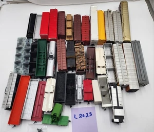 Lote de vagones de tren a escala HO y artículos diversos  - Imagen 1 de 24