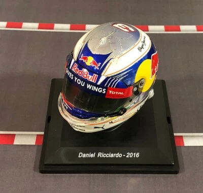 RARE NEW 1:5 Casco Helmet F1 DANIEL RICCIARDO 2016 SPARK - Immagine 1 di 4