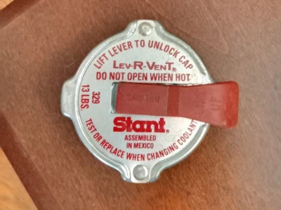 Tapa del radiador Stant 13 PSI - lanzamiento de seguridad 10329 Jeep XJ Mustang Suburban Honda  Foto 1 de 2