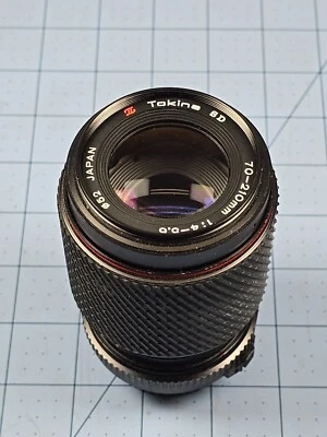Minolta MD Mount Tokina SD 70-210mm f/4~5.6 Zoom Telephoto Lens with rear cap - Image 1 of 4