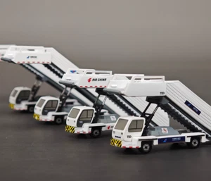 Camión escalera aeropuerto escala 1/400 hecho a mano impreso acabado modelado 3D coche - Imagen 1 de 26