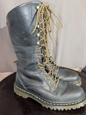 Botas altas Dr. Martens Aleina para mujer talla 9 negras de combate 14 ojales florales plegables Foto 1 de 4