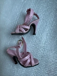 UNBRANDED TONNER TYLER & SYDNEY 16" DOLL SIZE Fashion Doll PINK SANDALS SHOES - Picture 1 of 9