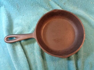 Vtg No. 3 #3 Kitchen Camp Fire Skillet 6-5/8" Cast Iron Frying Pan w/ Heat Ring - Picture 1 of 9