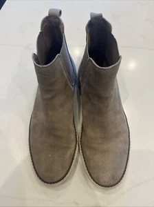 FRYE Mens Chelsea Boot Sz 9.5 Tan Suede Rubber Sole EUC - Picture 1 of 9