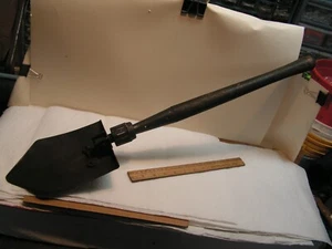ORIGINAL WWII US 1945 AMES Entrenching Tool Shovel FOLDS - Picture 1 of 24