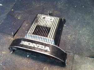 1982 Honda NU50 NU 50 Urban Express H415 front fork emblem cover trim - Imagen 1 de 12