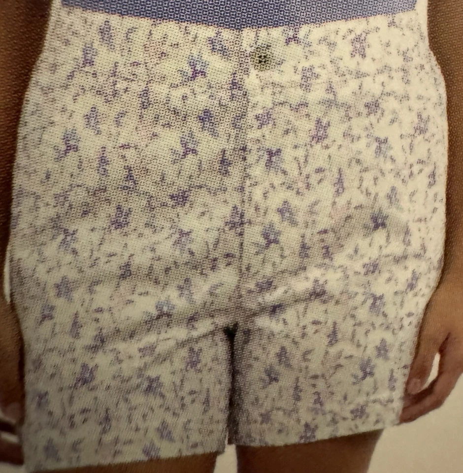 Jachs Girlfriend Ladies' Stretch Satin white printed Chino Shorts size XL