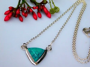 Gorgeous 925 Sterling Silver Chinese Turquoise Triangle Healing Silver Necklace - Picture 1 of 9