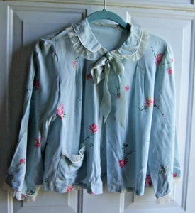 Chaqueta de Cama de Colección GrandmaCore Azul Nylon y Encaje Cuello Peter Pan Bolsillos Chaqueta de Cama - Imagen 1 de 6