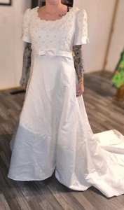 VINTAGE Lady Eleanor Wedding dress size 20 - Picture 1 of 2