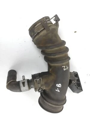 TOYOTA YARIS P9 Air supply hose pipe 17882-33010 1.4 2012 11327528 Foto 1 de 3