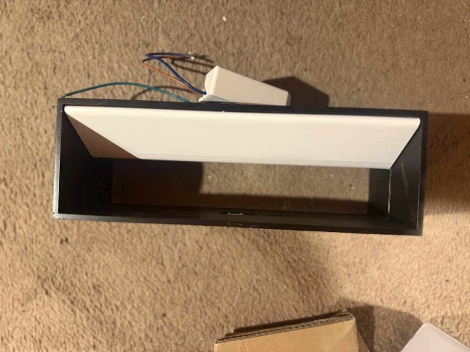 Aplique de pared LED QB2 - Lámpara de pared moderna blanca nueva en caja Foto 1 de 4